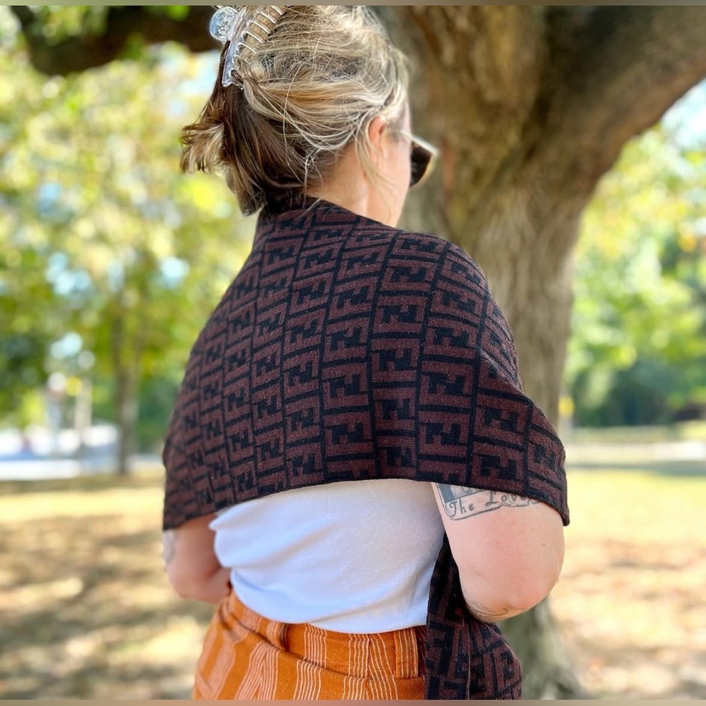 Authentic FENDI Zucca Vintage Winter Scarf Shawl Wool Navy Brown